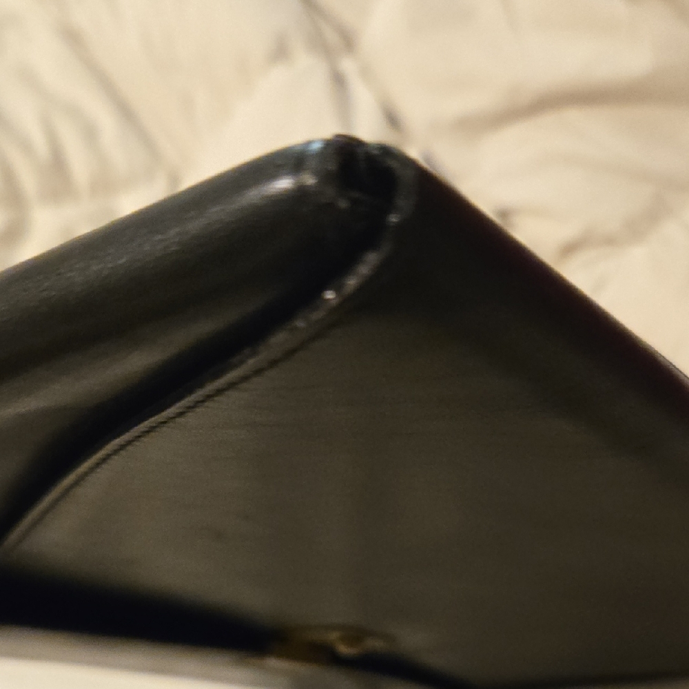 Gucci Elegant Black Leather Clutch Portfolio - Picture 6 of 11